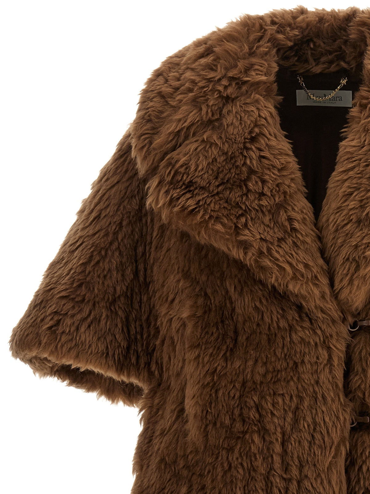 'Accorta' cape 3