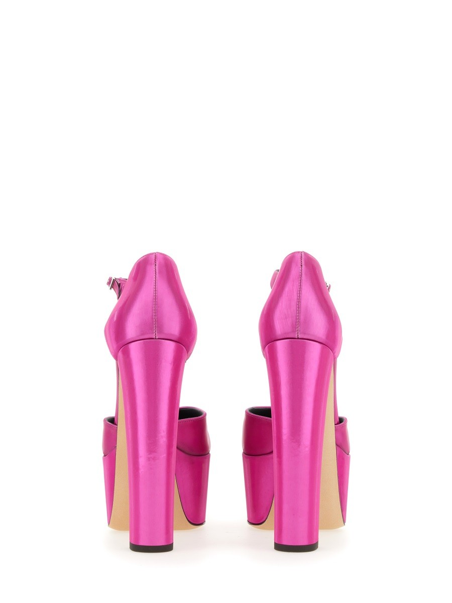 BEBE SANDAL. 3