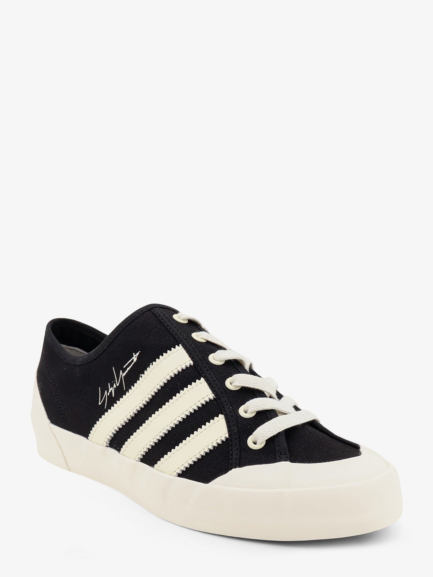 Canvas sneakers with iconic side stripes 2