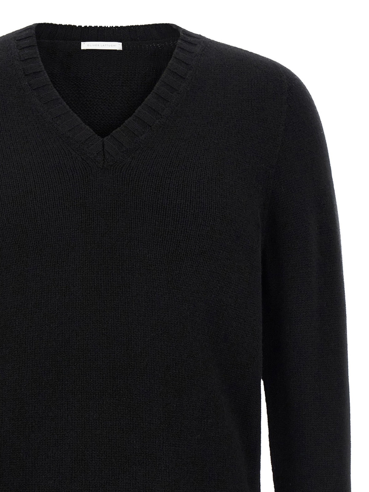 Cashmere V-sweater 3