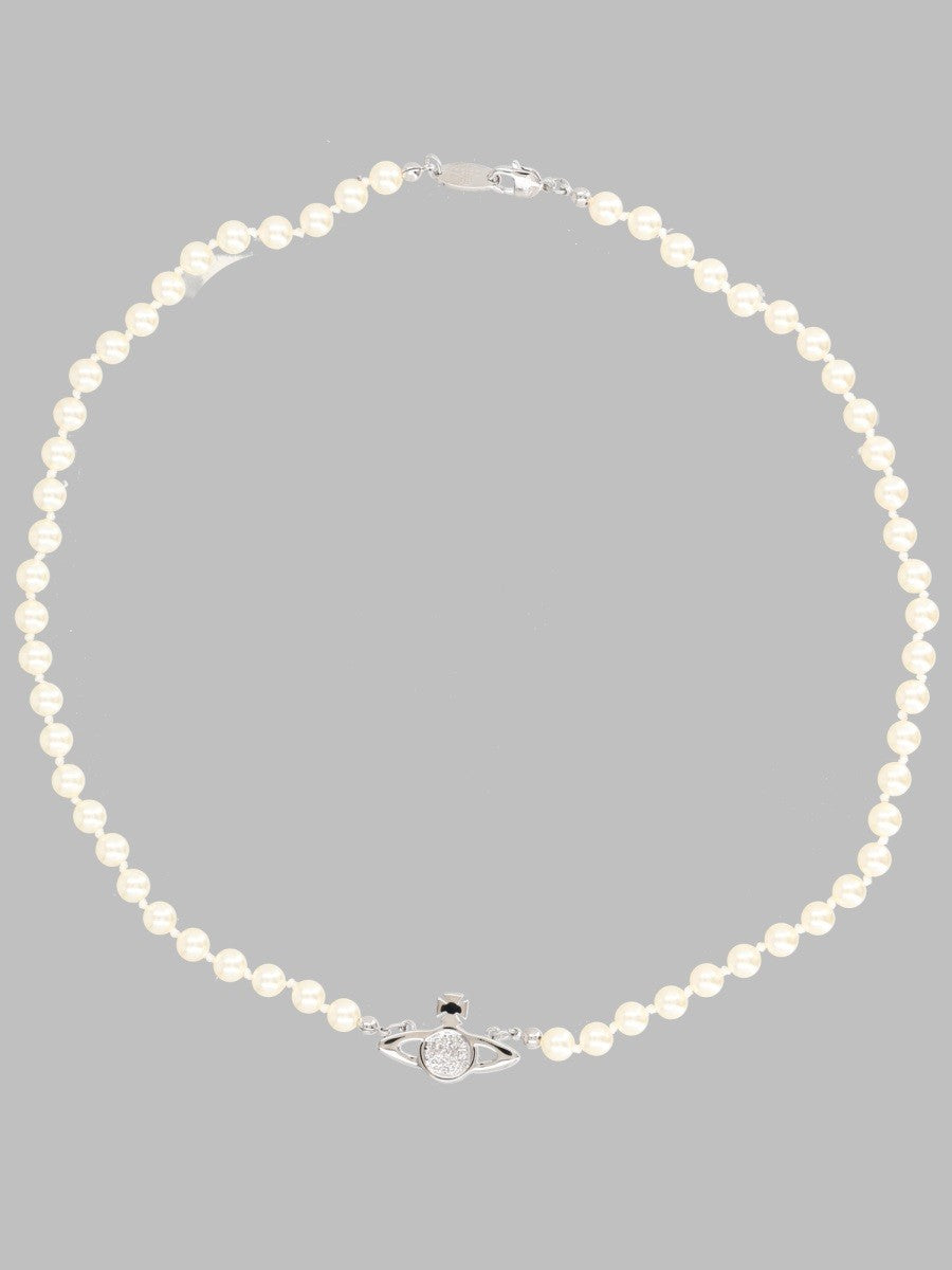 COLLANA DI PERLE CON ORB IN BASSO RILIEVO 2