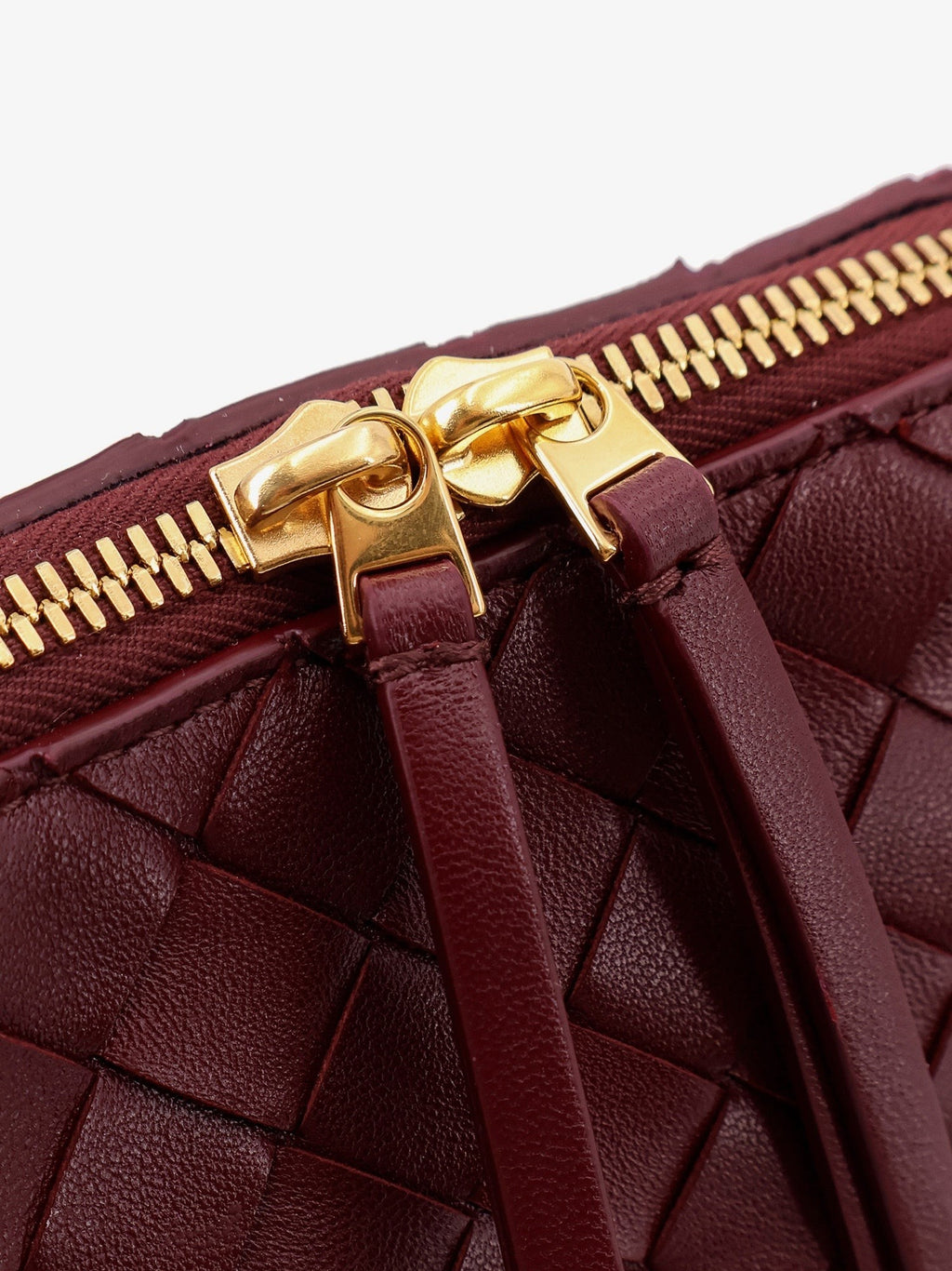 Concert Pouch leather shoulder bag with Intrecciato motif 5