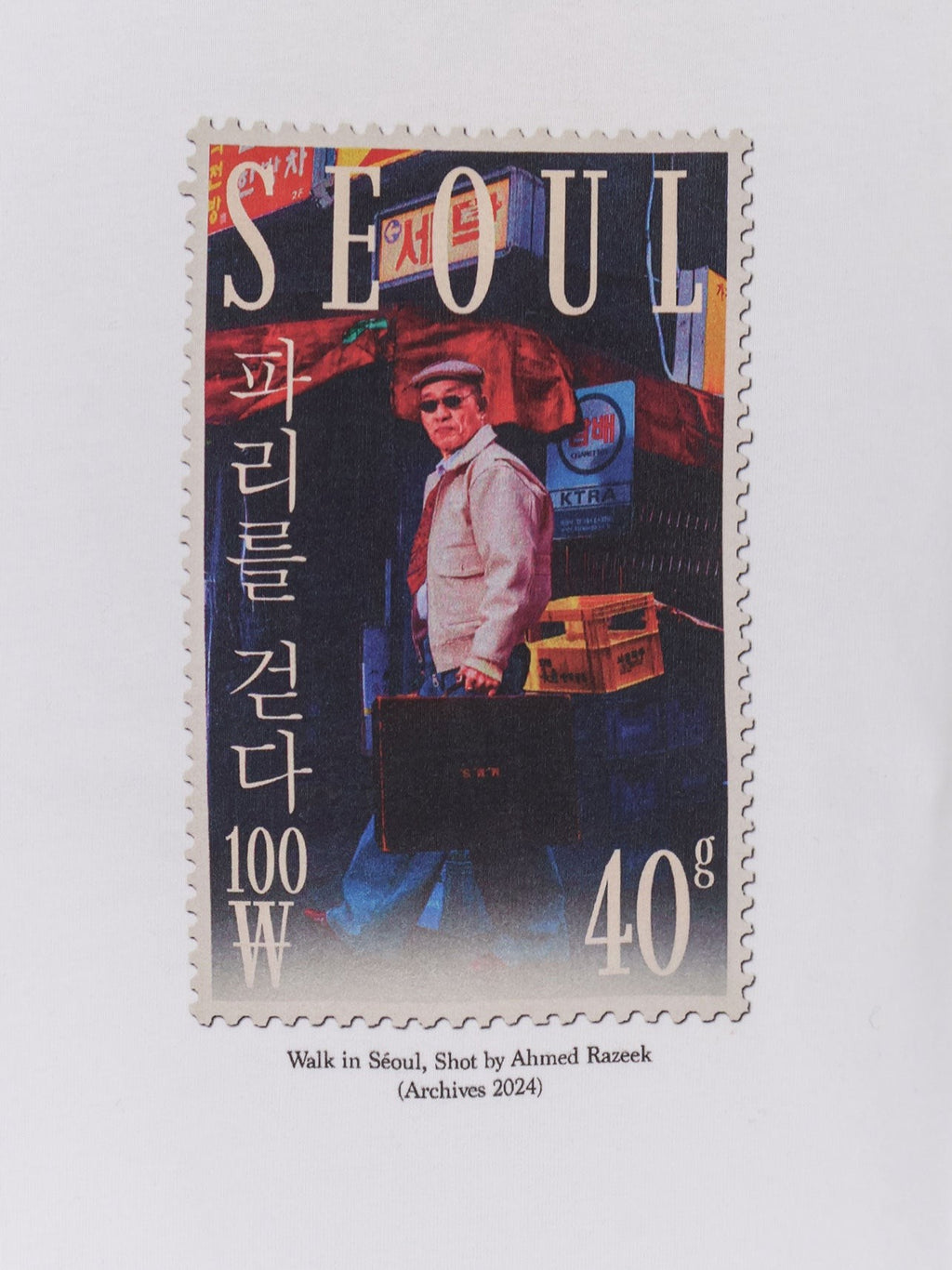 Cotton T-shirt with Walk in Seoul print on the front 3