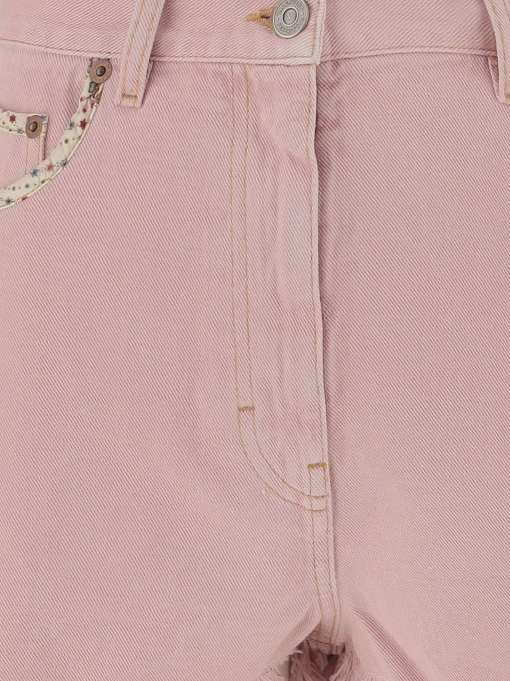 Denim shorts with frayed edges 3