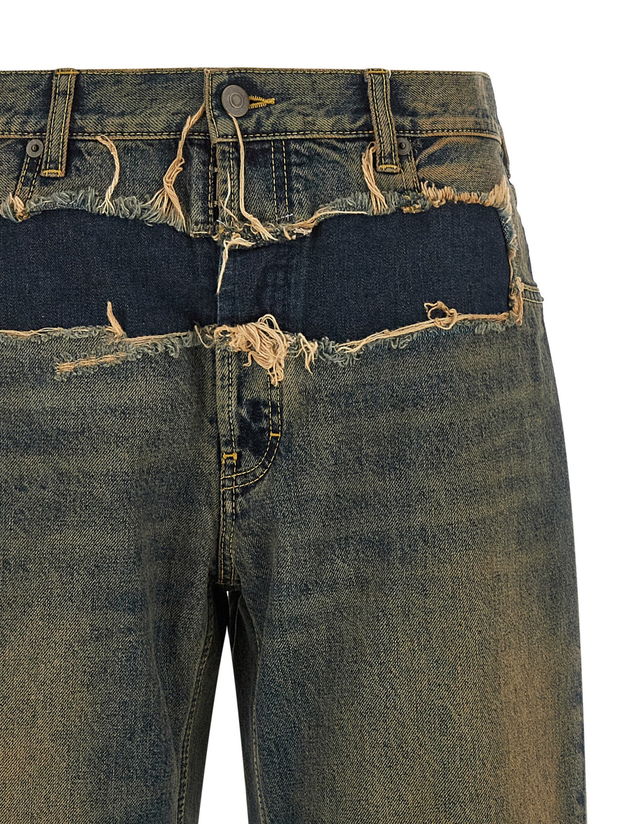 Distressed jeans 3