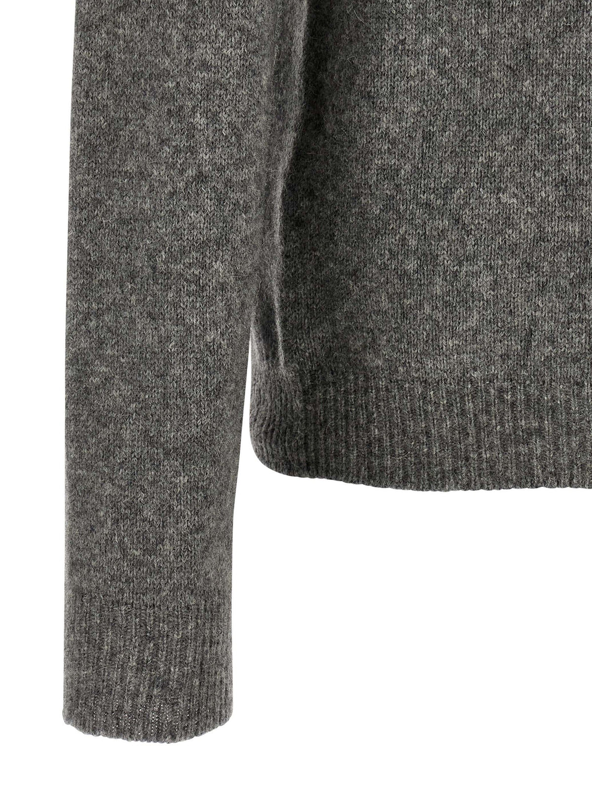 Hooded sweater 4