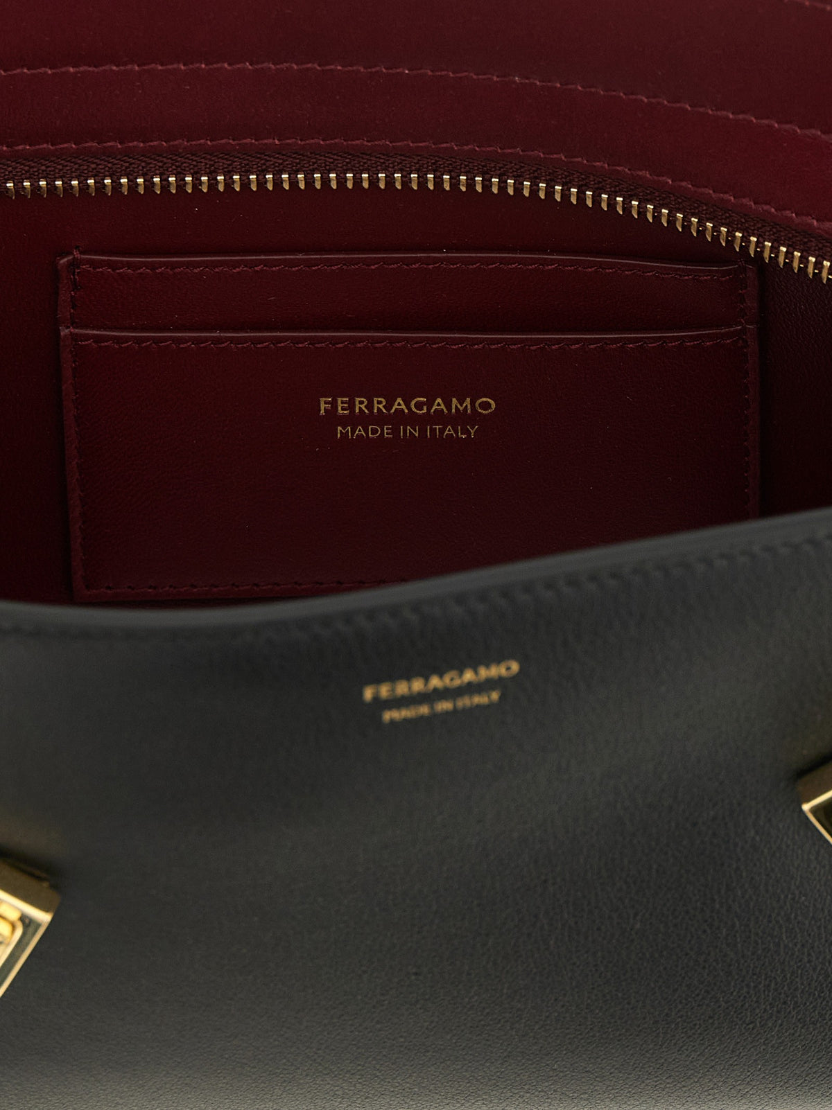 'Hug East-West' shoulder bag 4