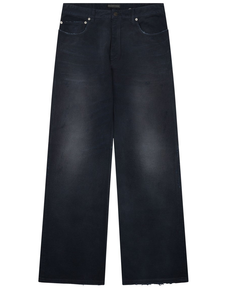 JEANS WITH KNEE BEND
