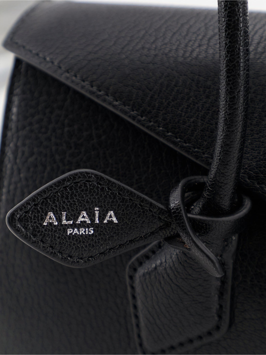 Le Teckel Flap leather handbag 5