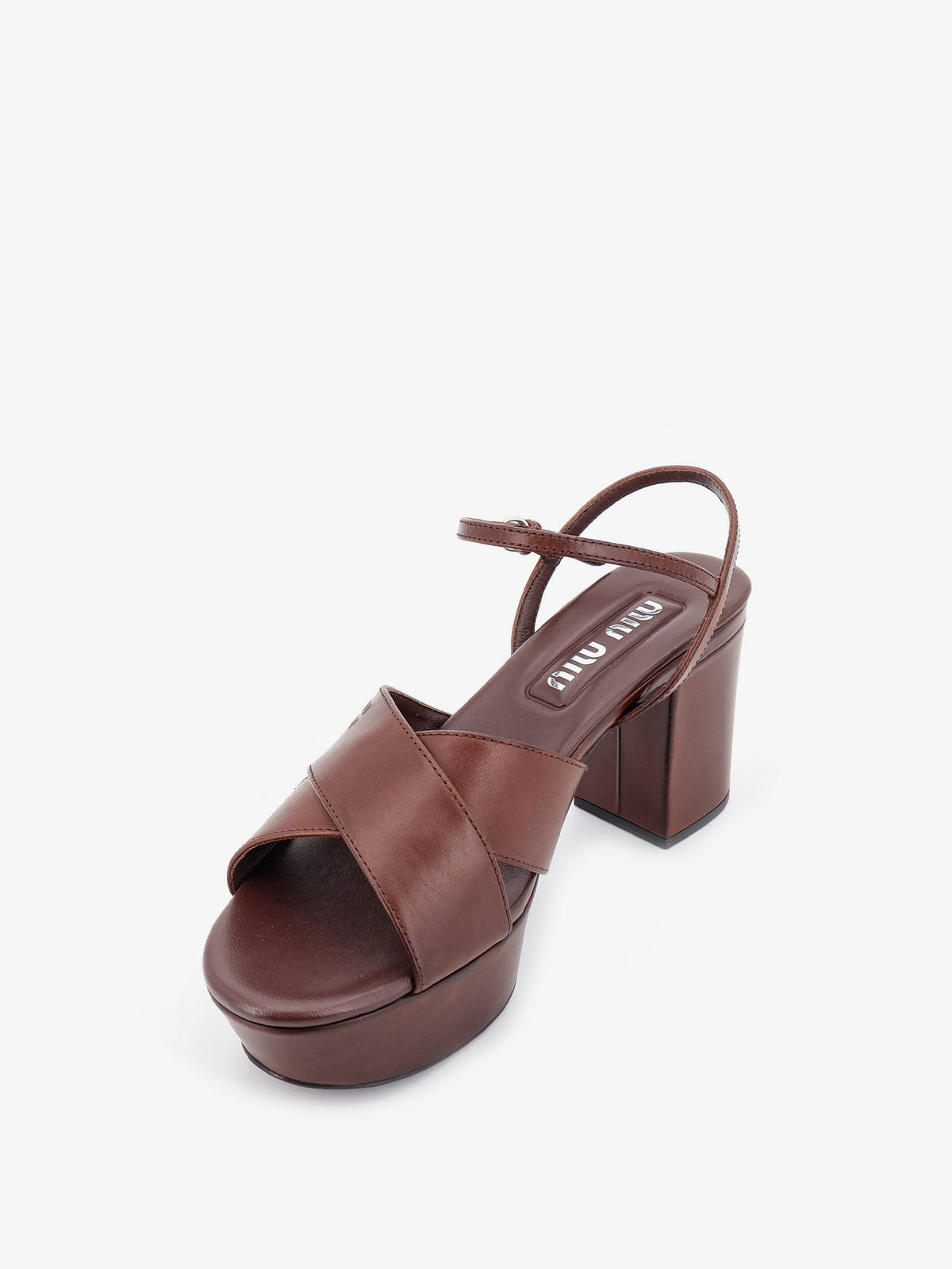 Leather heeled sandals with engraved logo on the side 4