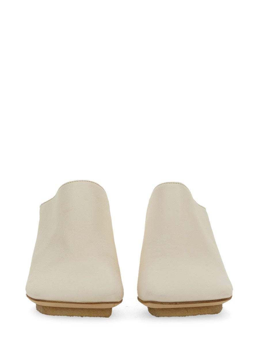 LEATHER MULE. 5