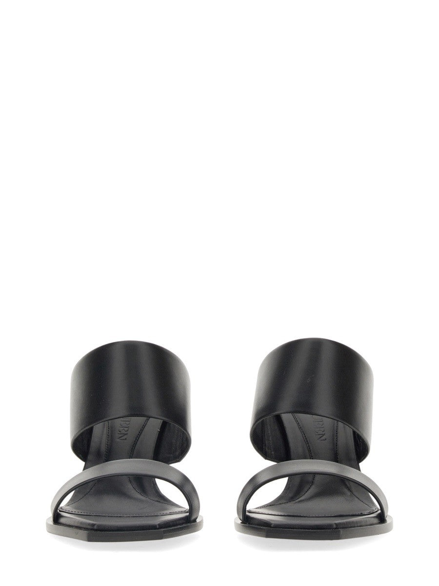 LEATHER SANDAL 6