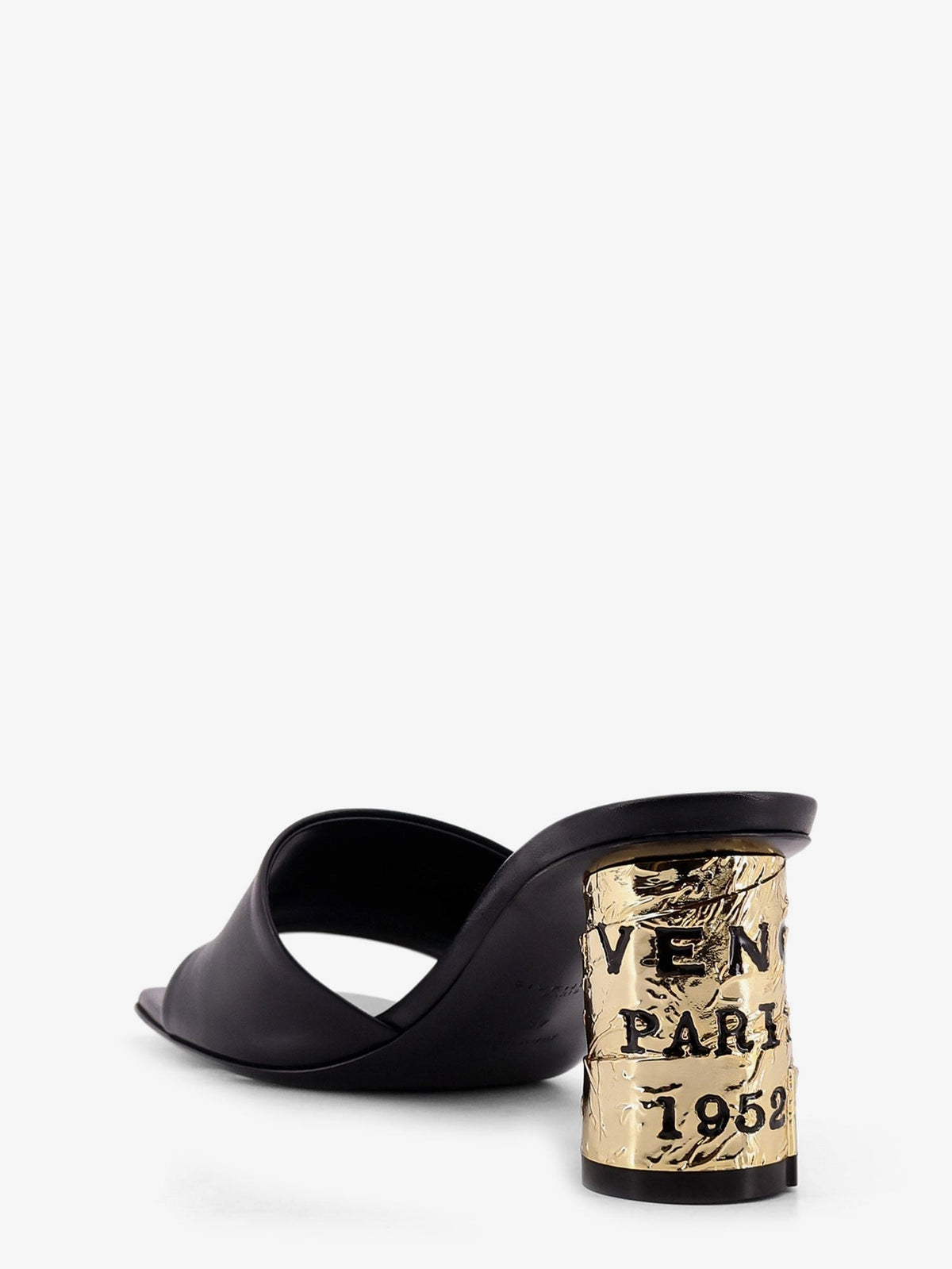 Leather sandals 3