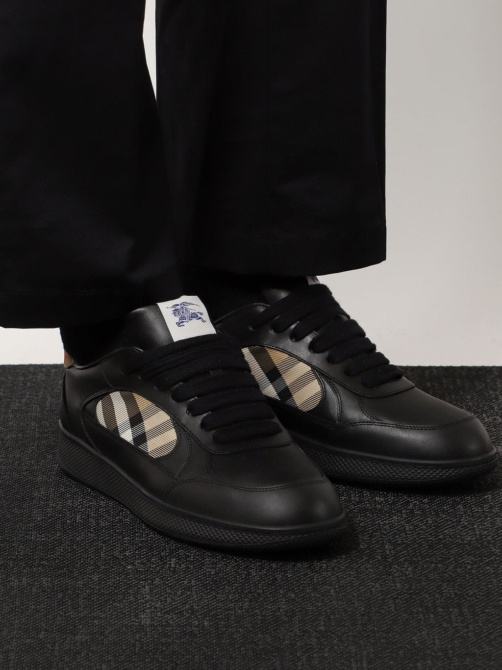 Leather sneakers with Traditional Check inserts 2