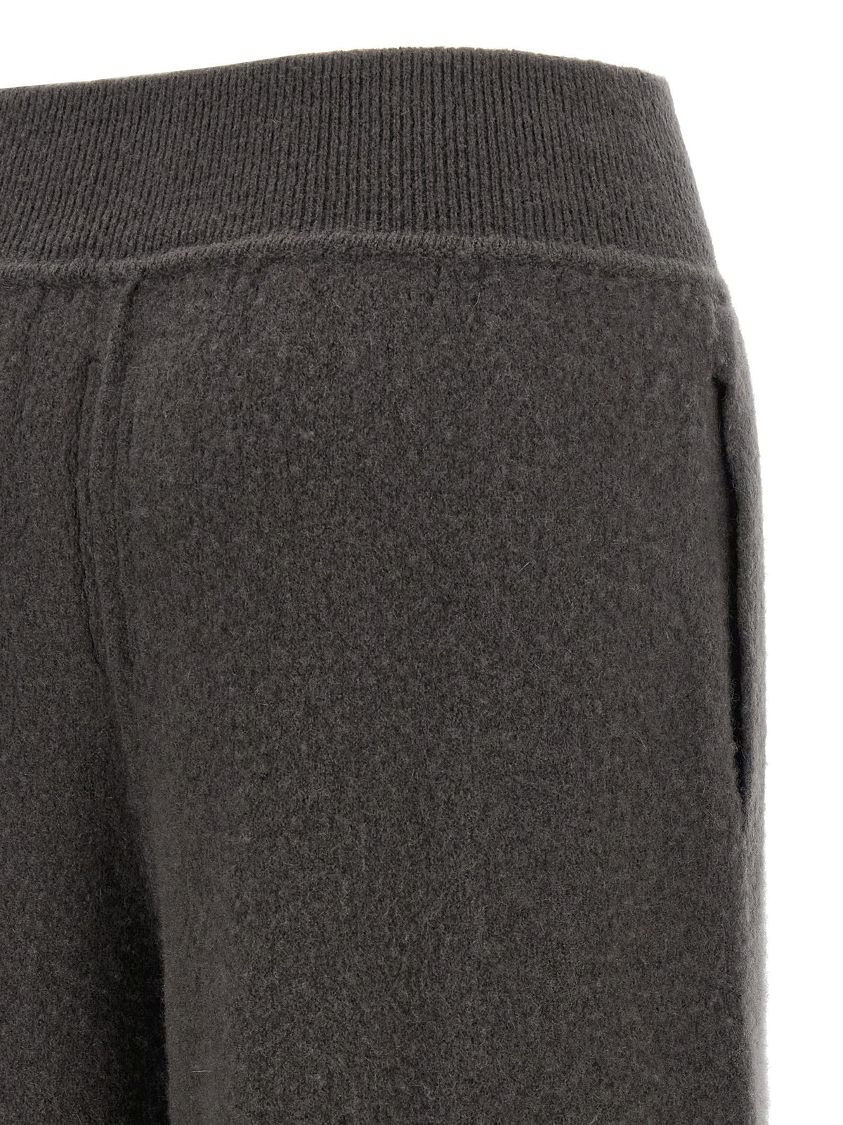 'Loose' pants 4