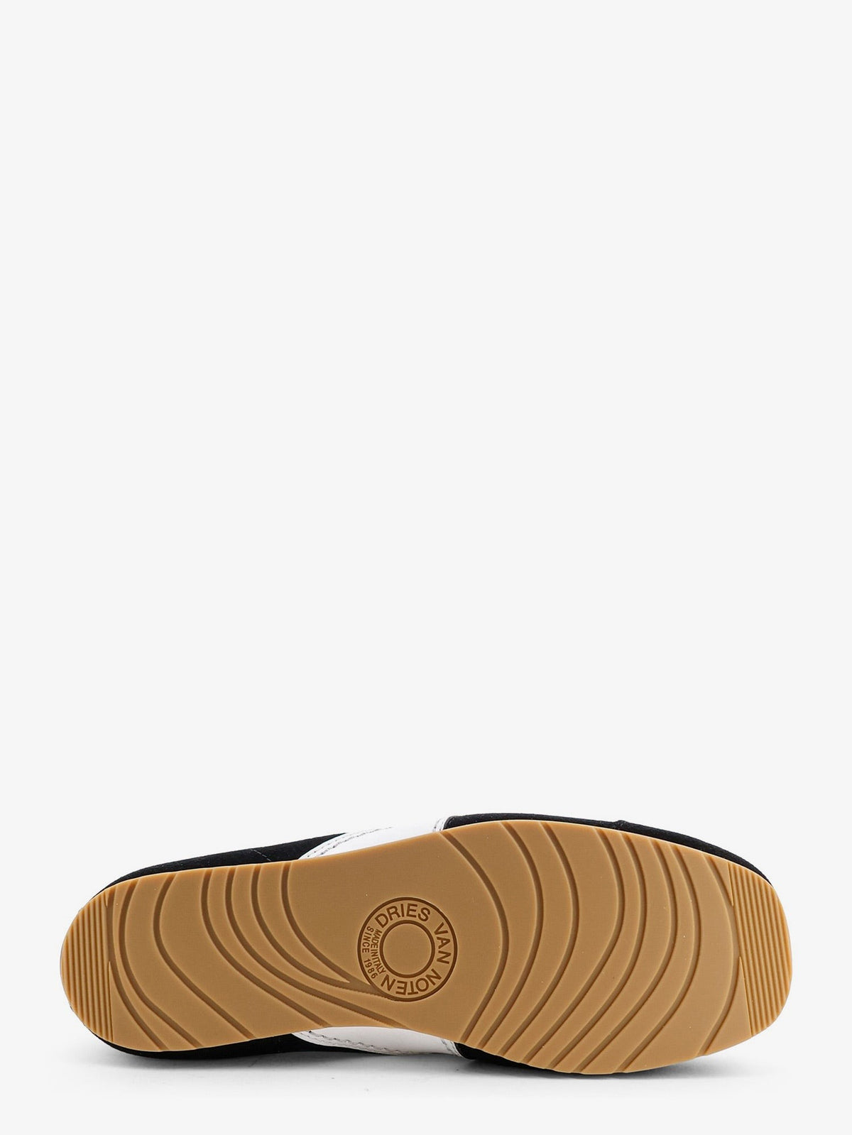Low-Top suede sneakers 4