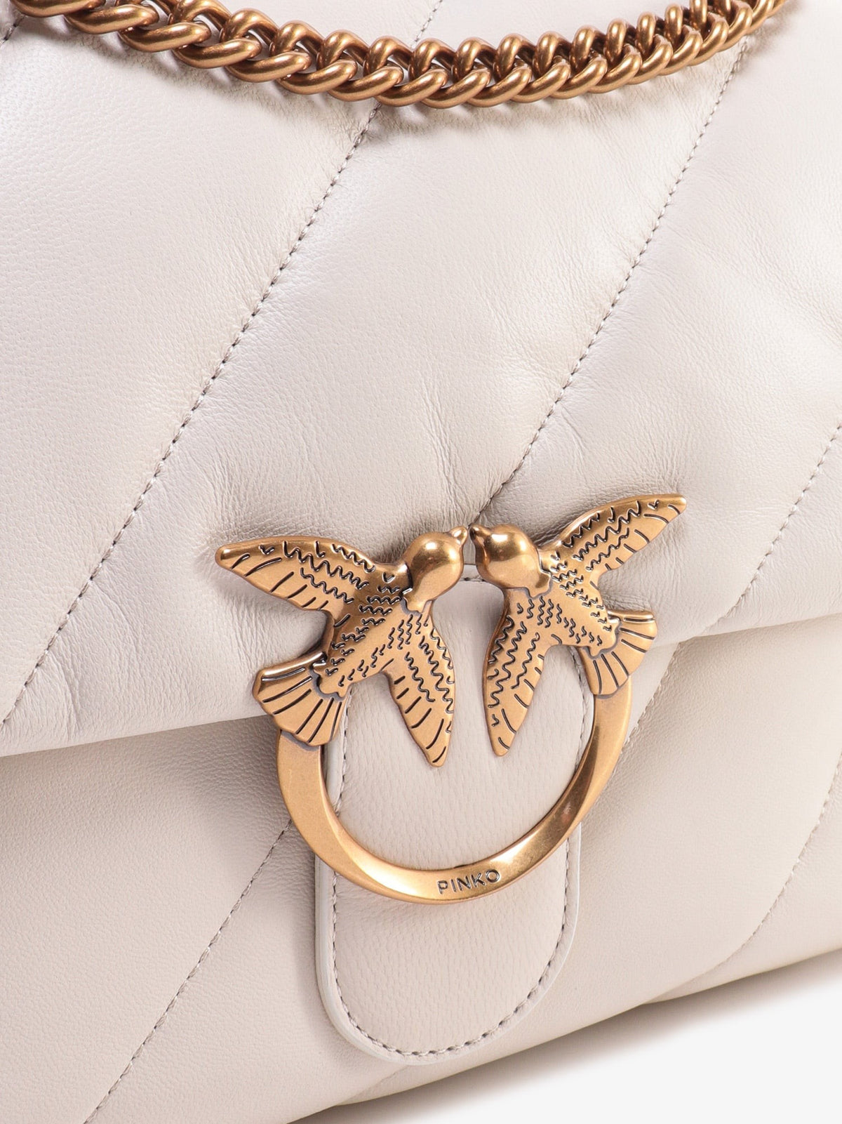 Matelassé leather shoulder bag with iconic love birds buckle 5