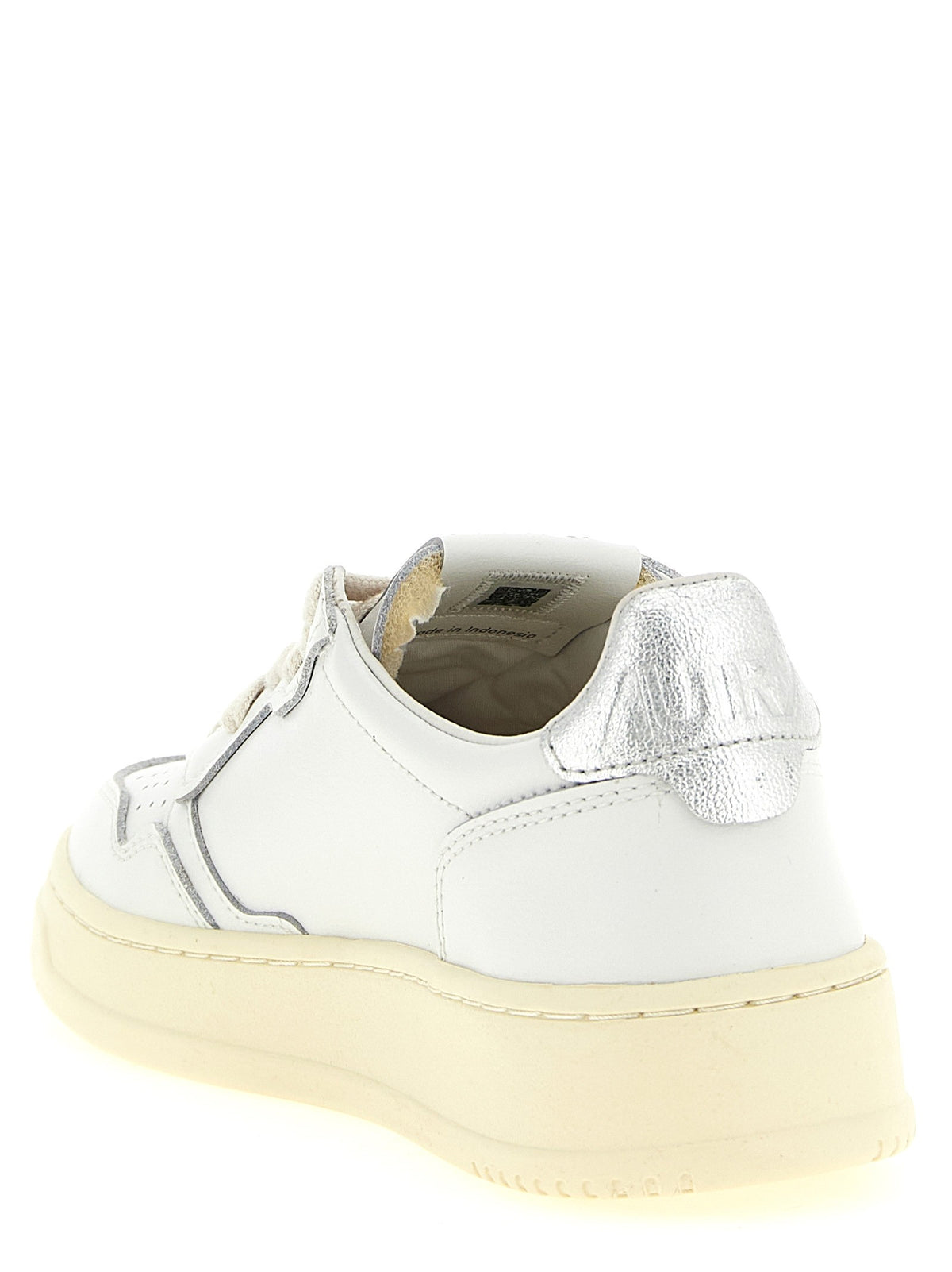 Medalist Low Sneaker 3