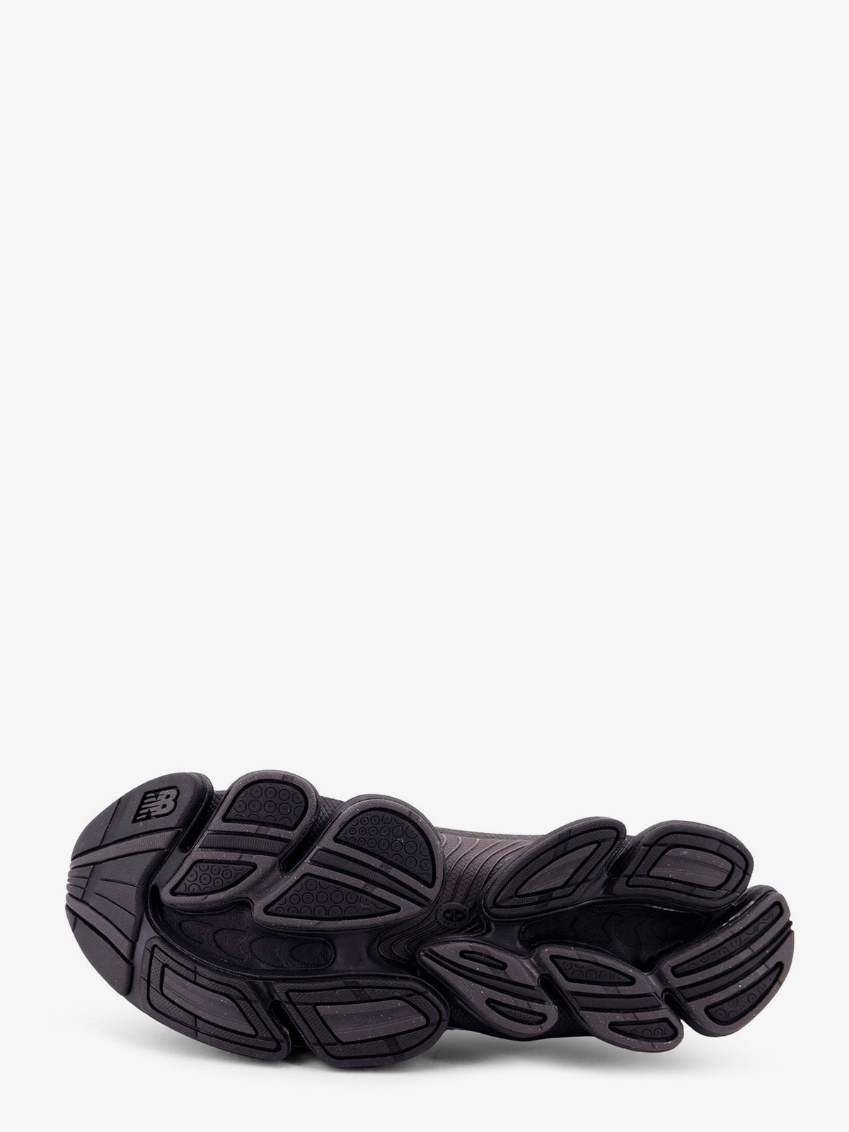 Mesh sneakers with contrasting logo 4