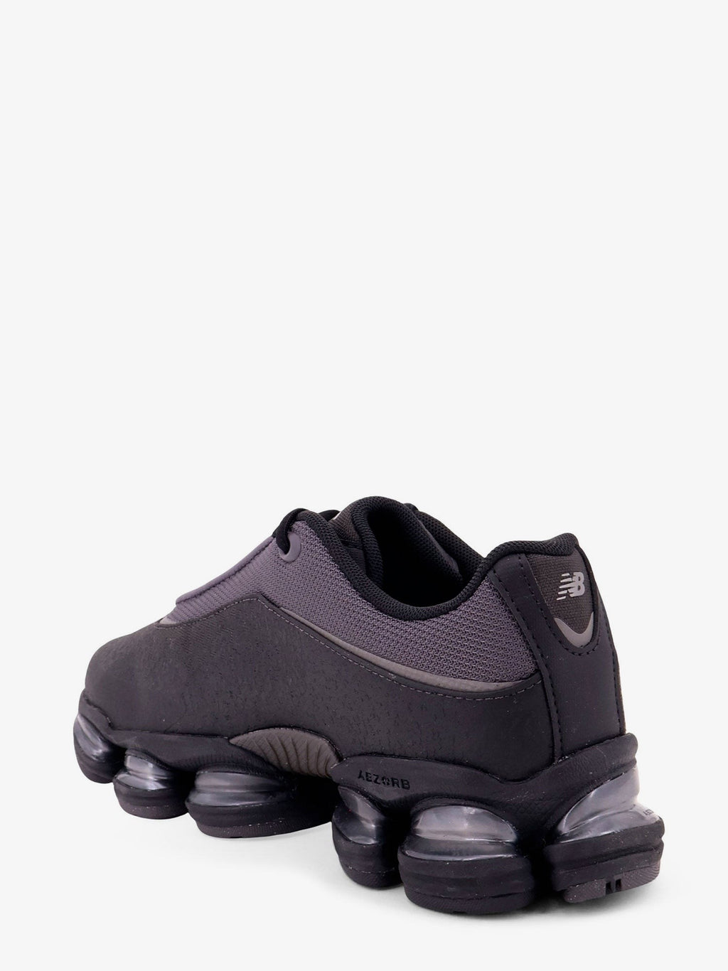 Mesh sneakers with contrasting logo 3