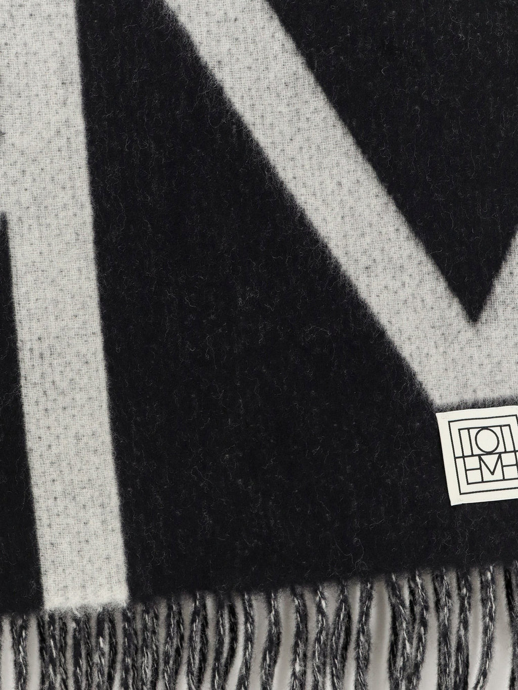 Monogram wool scarf 2