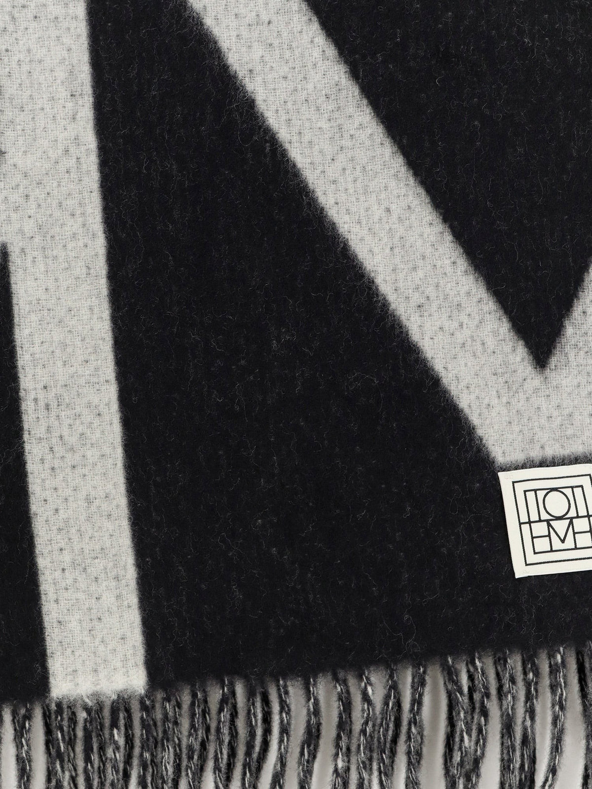 Monogram wool scarf 2