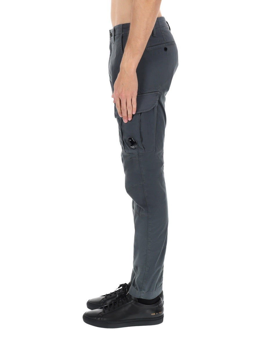 PANTALONE CARGO CON PATCH LOGO 4