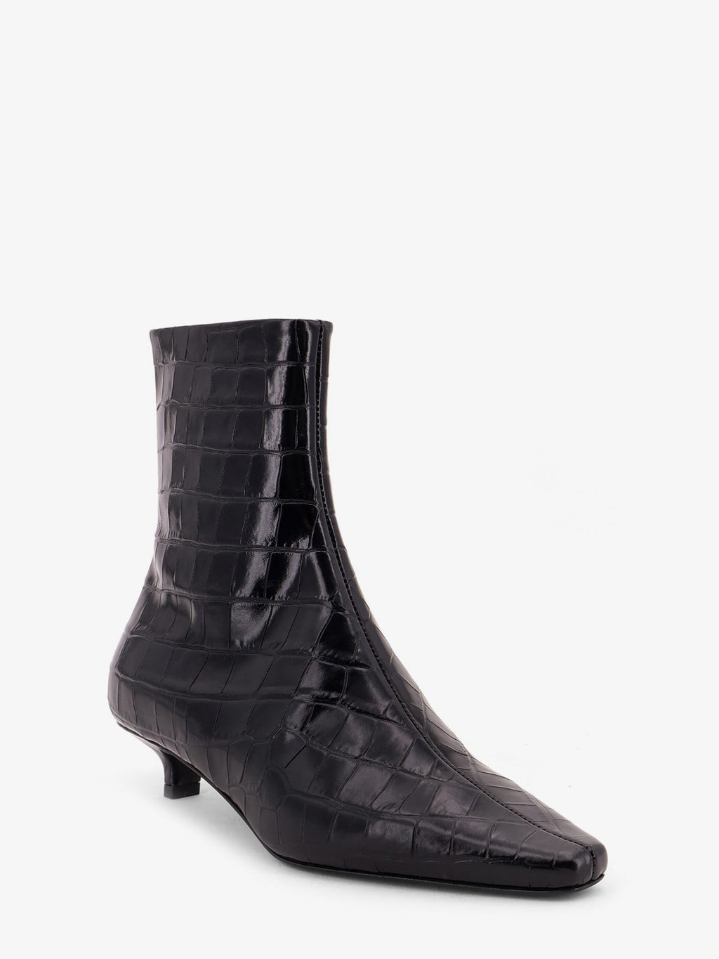 Pointed-toe ankle boots with crocodile effect 2