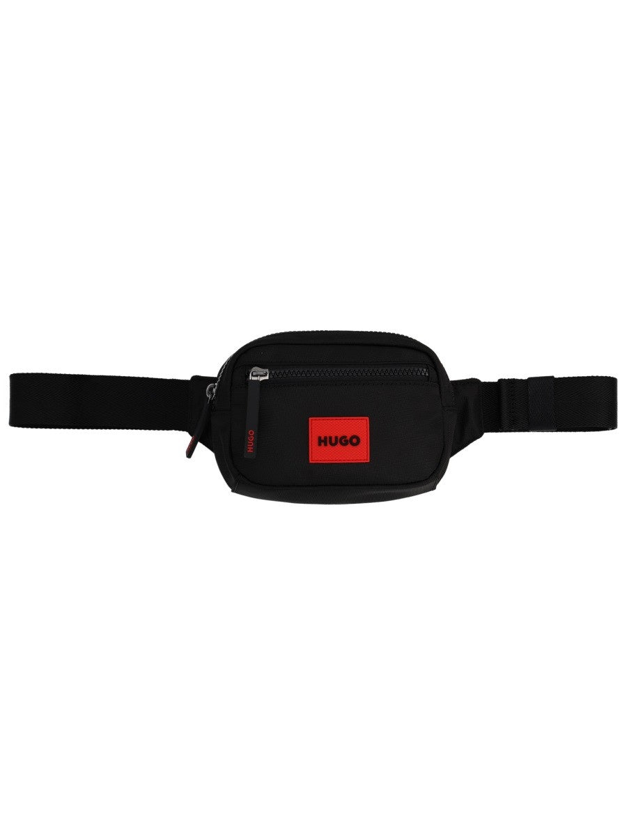 POUCH WITH LOGO