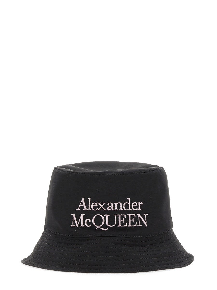REVERSIBLE BUCKET HAT