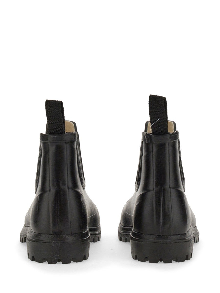 RUBBER BOOT 2