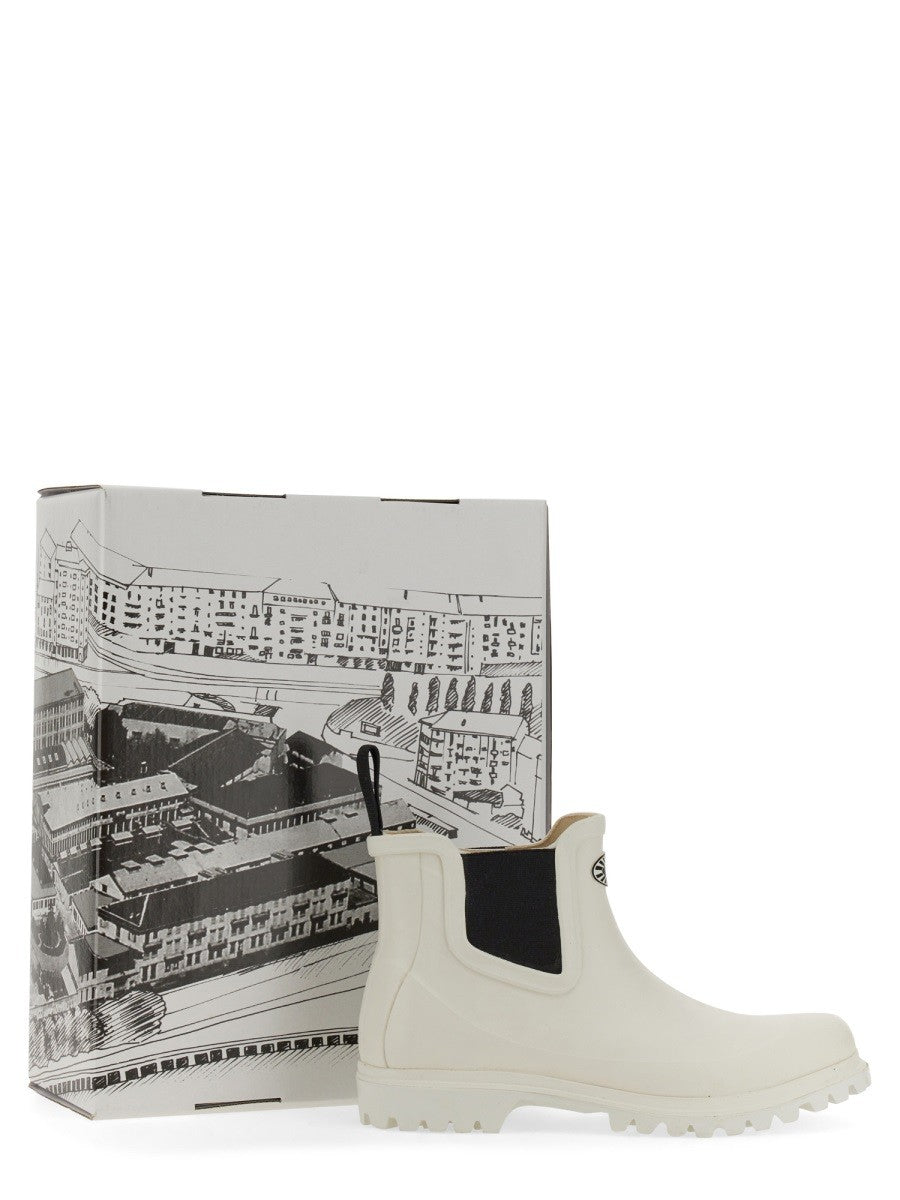 RUBBER BOOT 3
