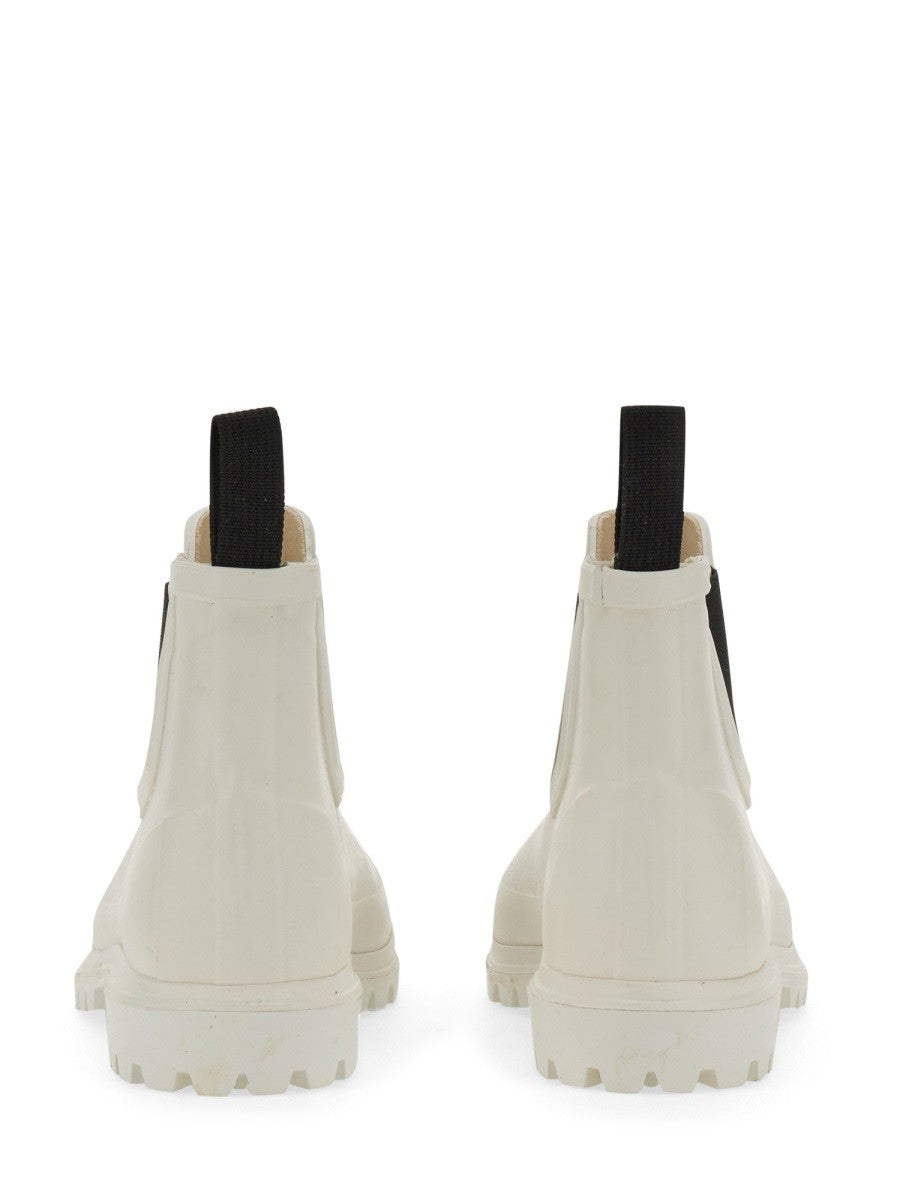 RUBBER BOOT 2