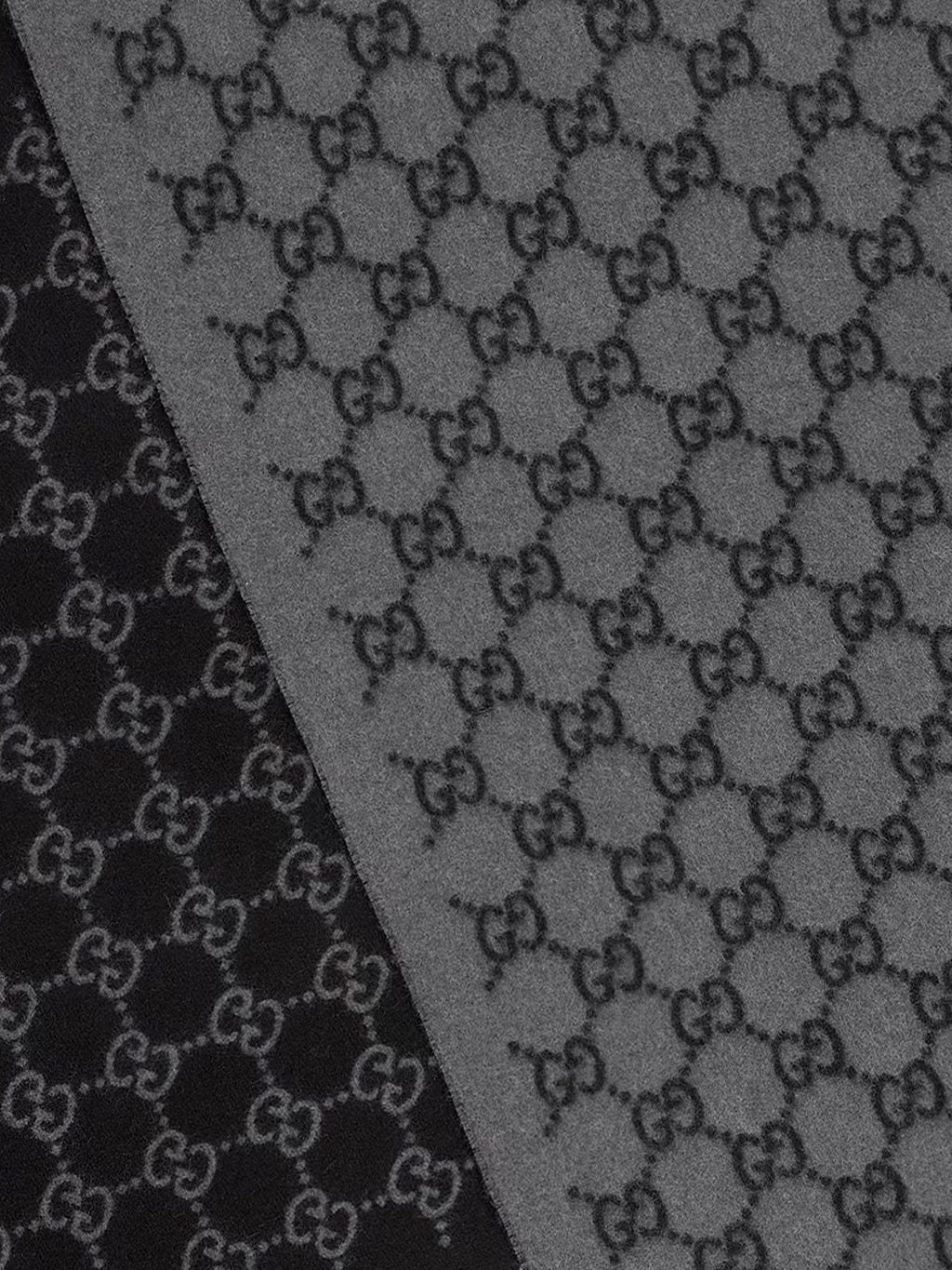 Sciarpa realizzata in jacquard di cashmere GG e impreziosita da finiture con frange. 2