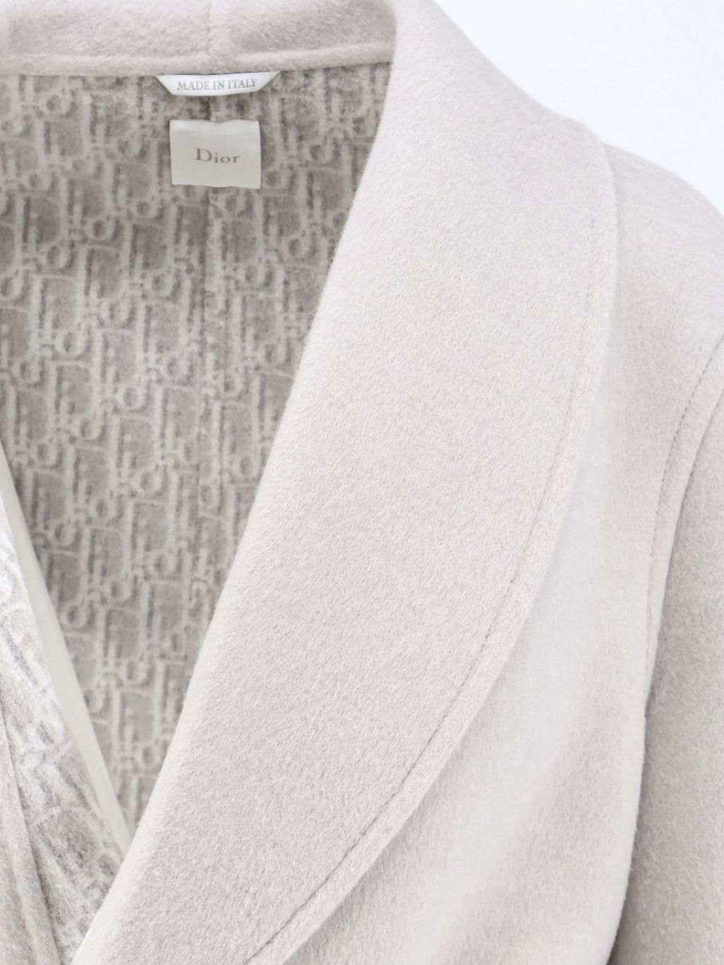 Short virgin wool coat 3