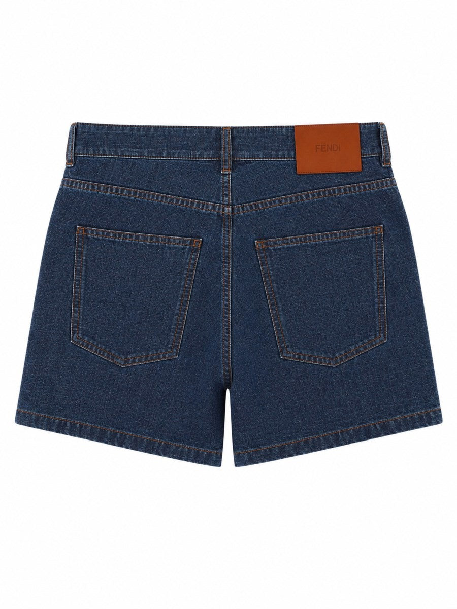 SHORTS IN DENIM 3
