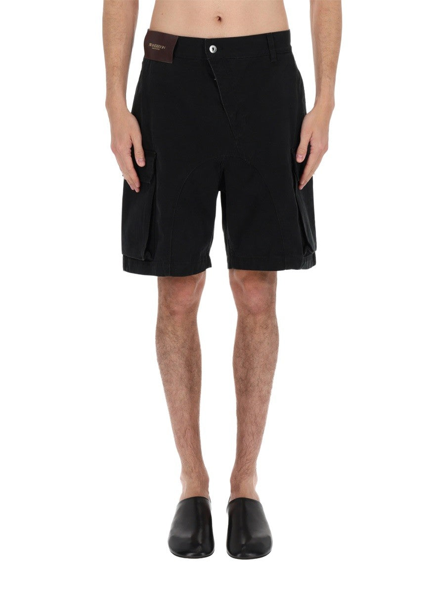 SHORTS WITH LOGO PATCH 6