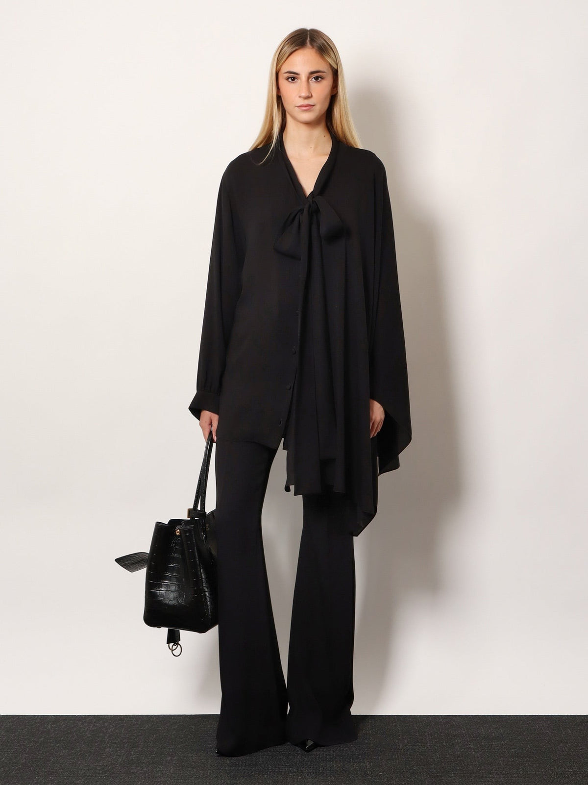 Silk shirt with bow 2