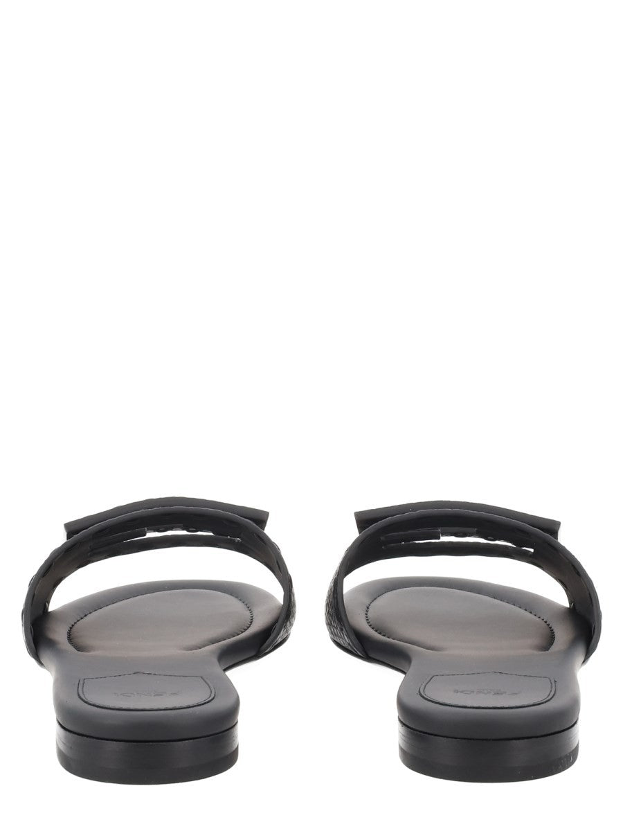 SLIDE "BAGUETTE" IN PELLE NERA 4
