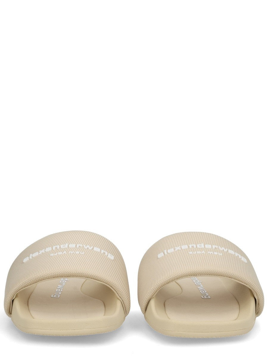 SLIP-ON SLIPPER 3