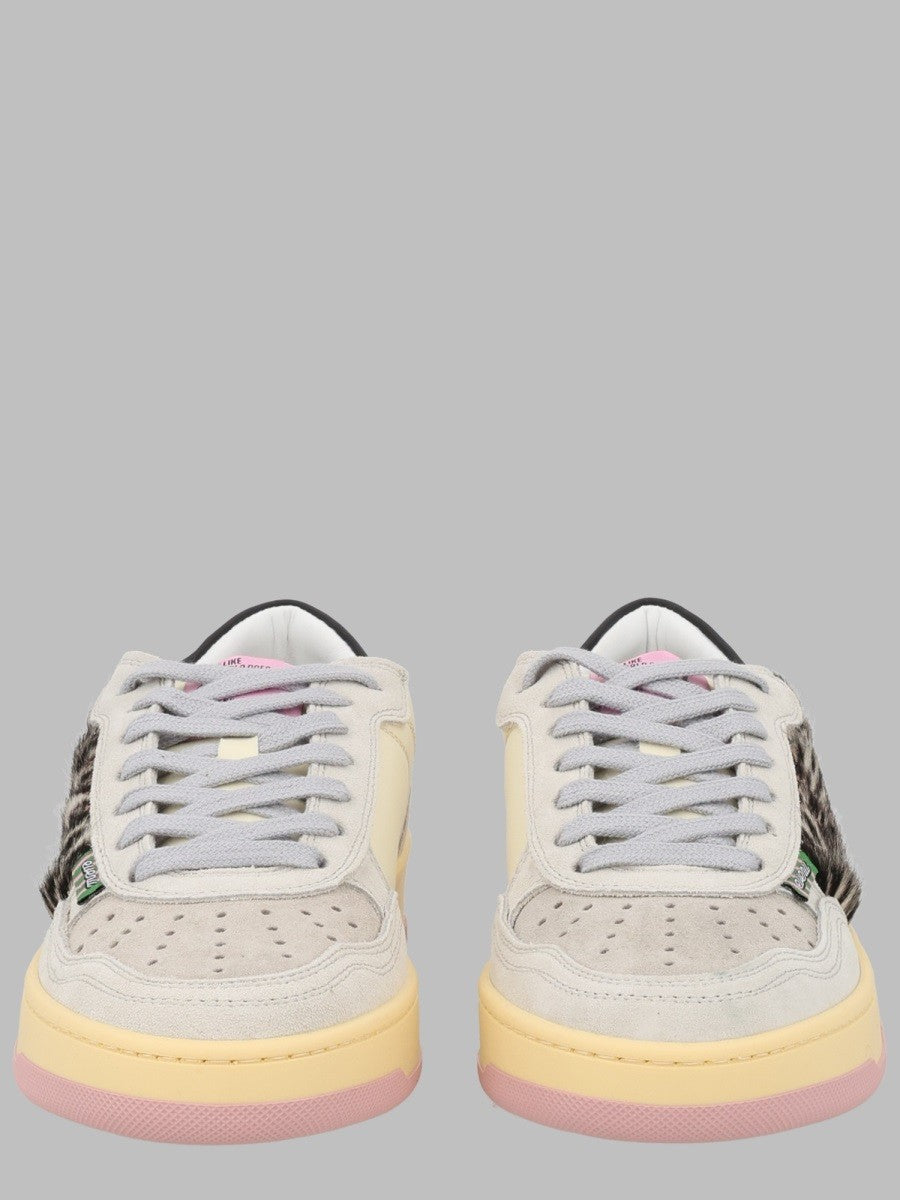 Sneaker "Equal Movember"