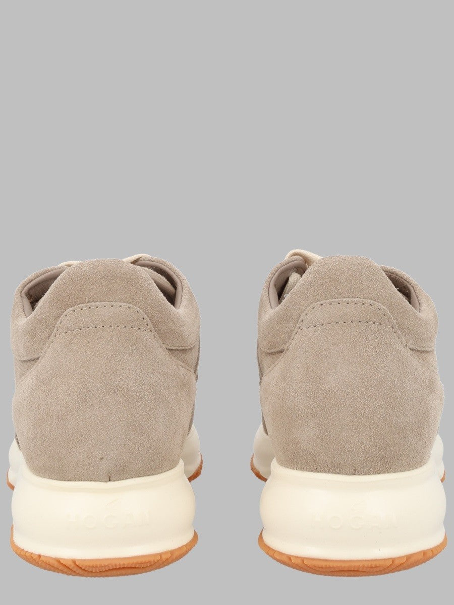 Sneaker "Interactive" 2