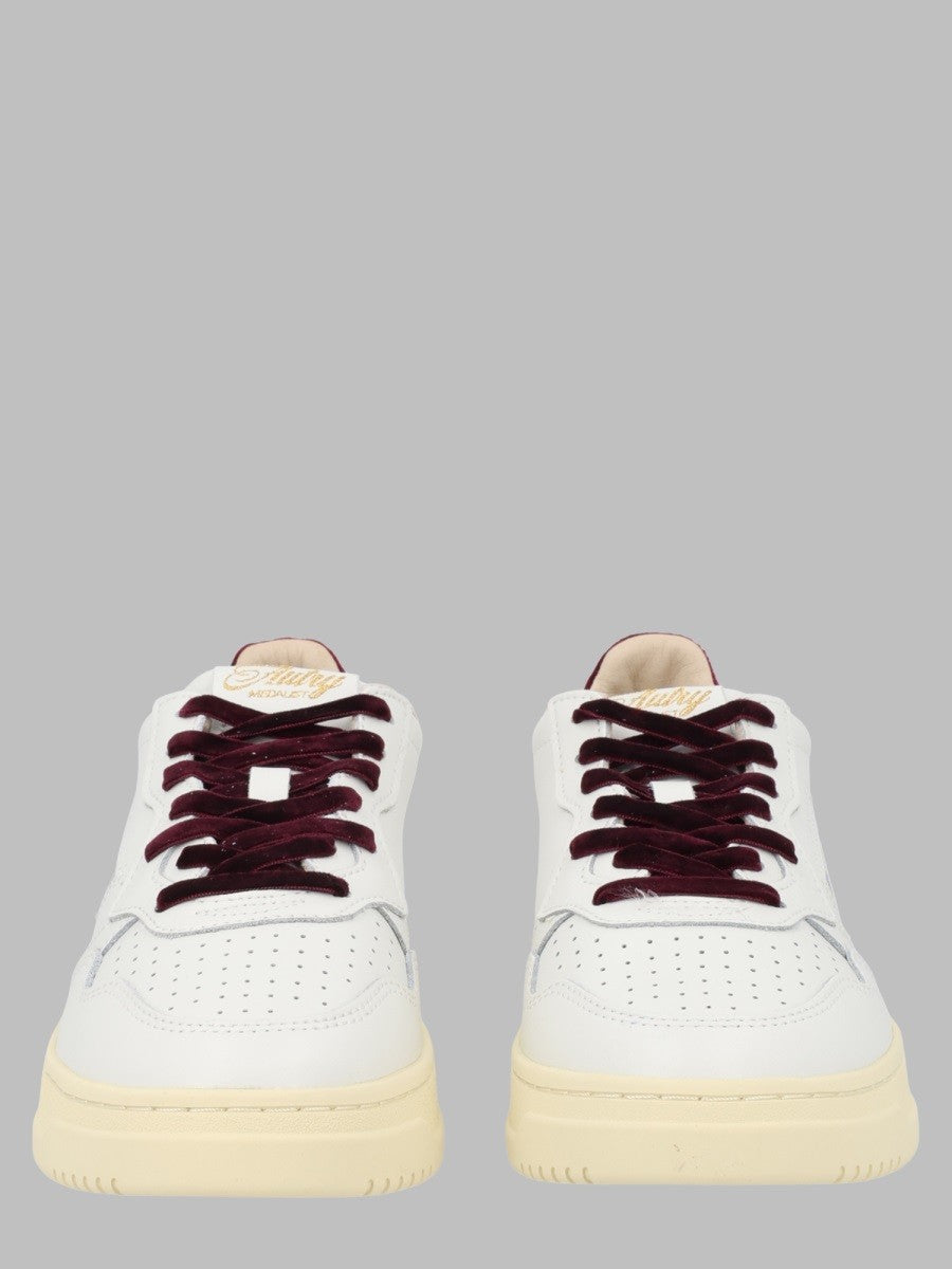 Sneaker "Medalist Low"