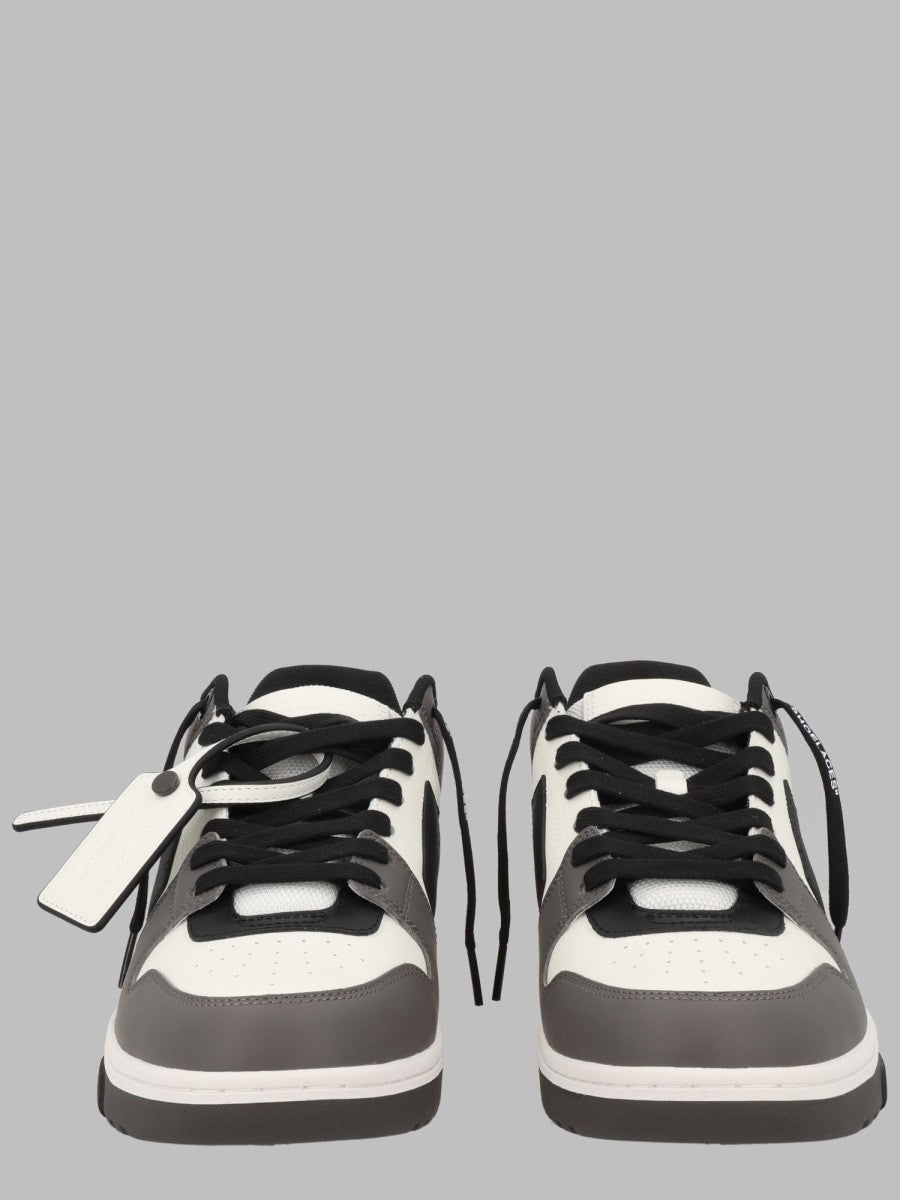 SNEAKER "OUT OF OFFICE"