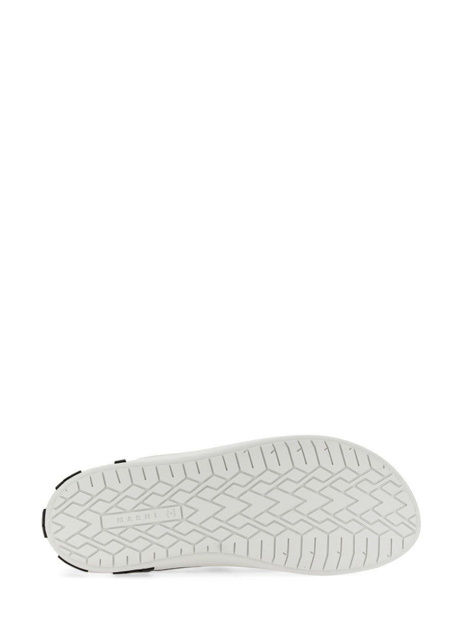 sneaker slip on 5