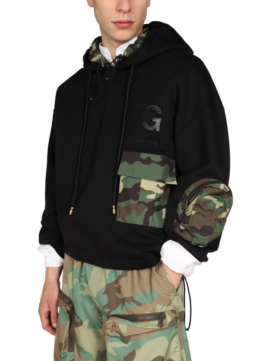SWEATSHIRT WITH CAMO DETAILS 3