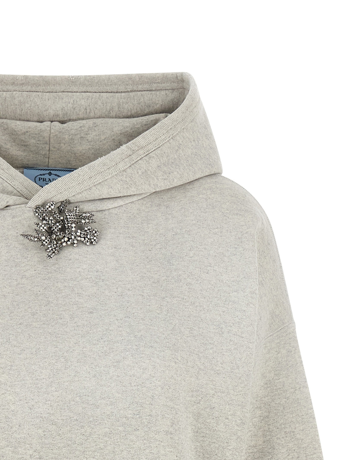 Sweatshirt with jewel pin 3