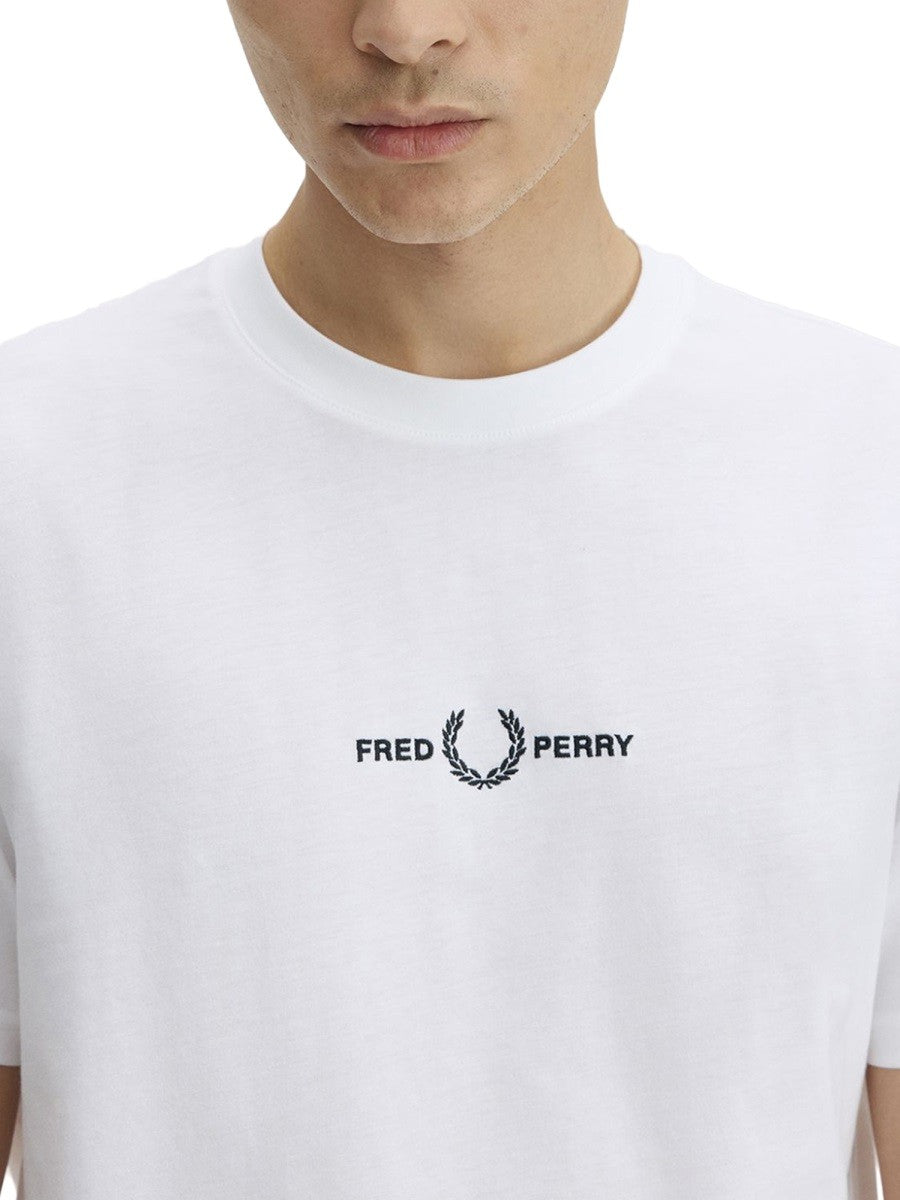 t-shirt con logo ricamato 3