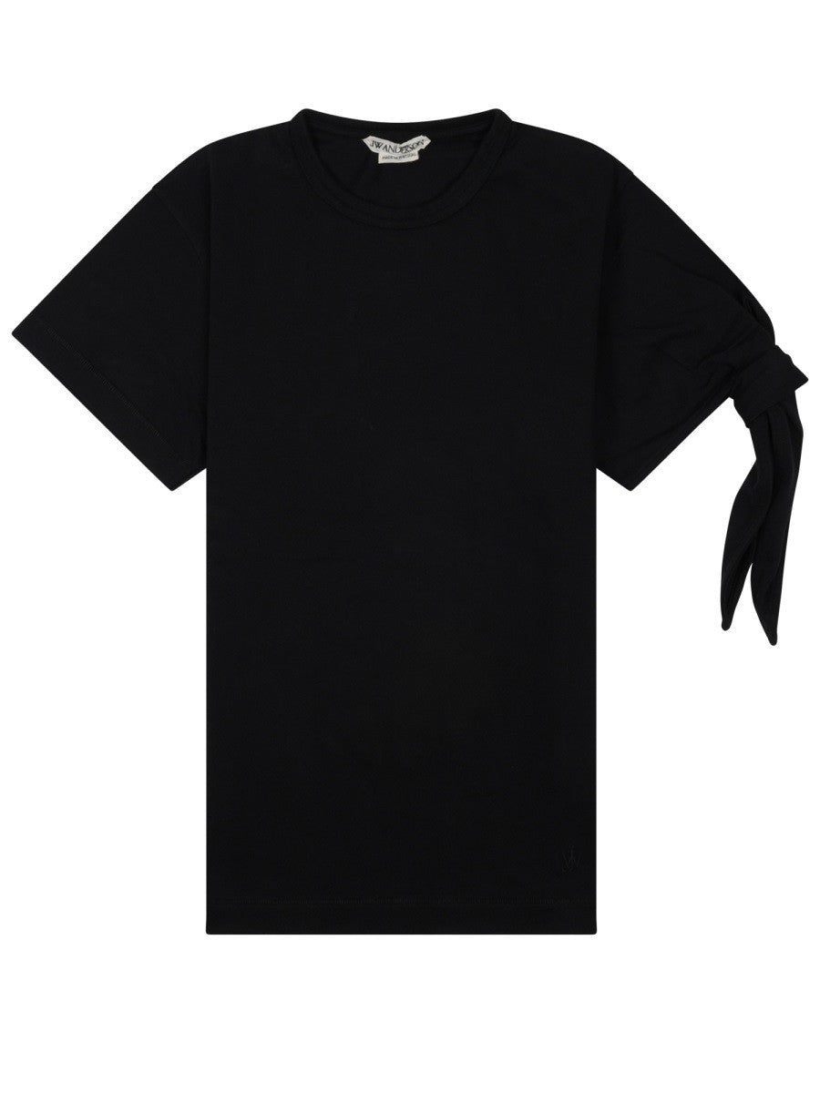 t-shirt con manica annodata