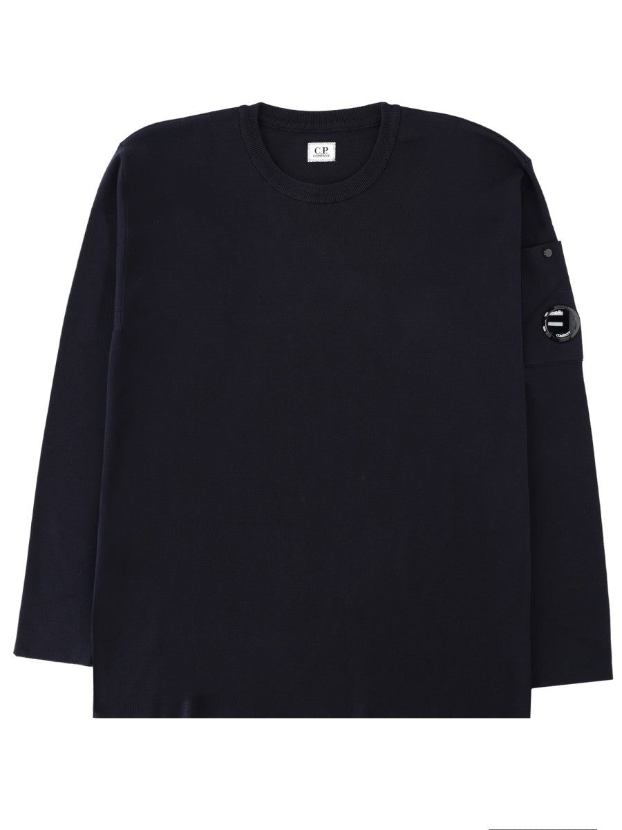T-SHIRT WITH LOGO